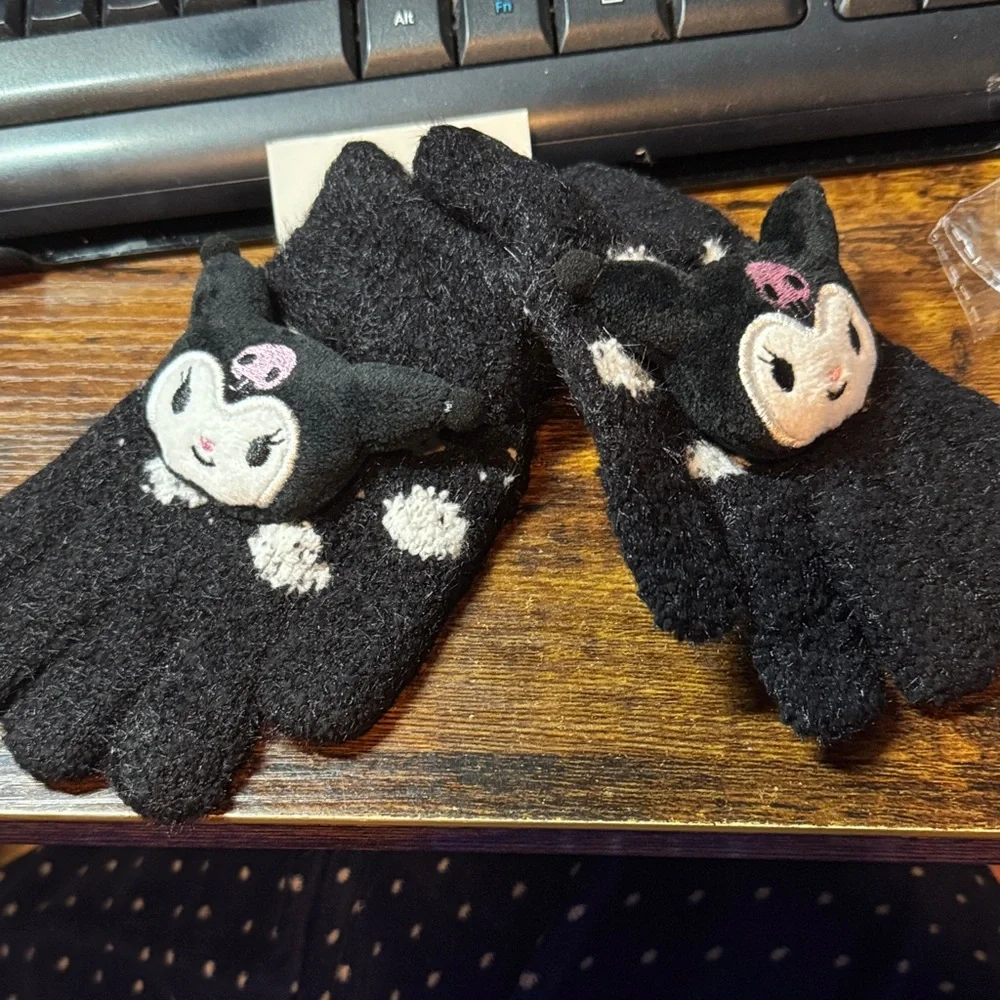 Kuromi NWT Kids Gloves
